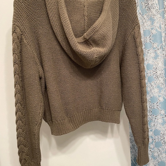 Aeropostale Cable Knit Cropped Sweater Juniors L - Picture 2 of 4